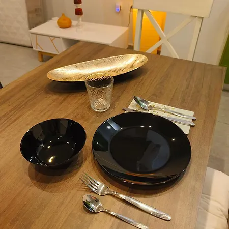 Home, Lovely, Private, Unique, Cozy 7 Minutes From Center, Super Fast Internet Apartment *