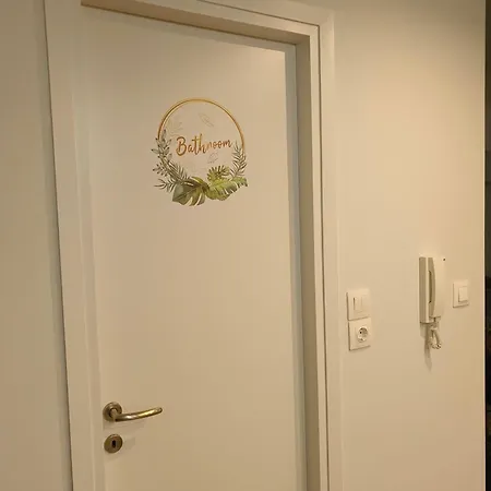 Home, Lovely, Private, Unique, Cozy 7 Minutes From Center, Super Fast Internet Apartment