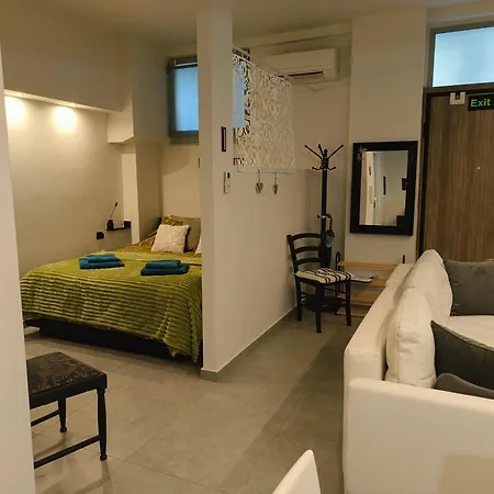 Home, Lovely, Private, Unique, Cozy 7 Minutes From Center, Super Fast Internet Apartment *
