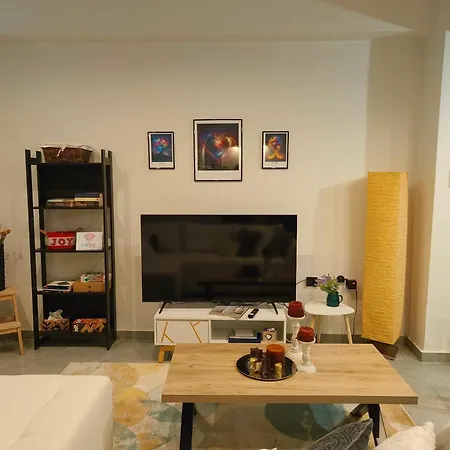 Apartment Home, Lovely, Private, Unique, Cozy 7 Minutes From Center, Super Fast Internet *