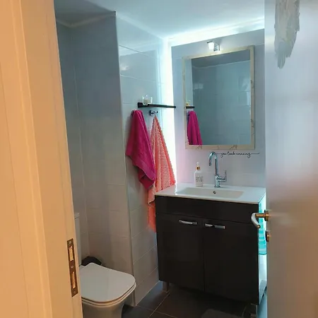 Home, Lovely, Private, Unique, Cozy 7 Minutes From Center, Super Fast Internet Apartment
