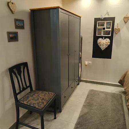 Apartment Home, Lovely, Private, Unique, Cozy 7 Minutes From Center, Super Fast Internet