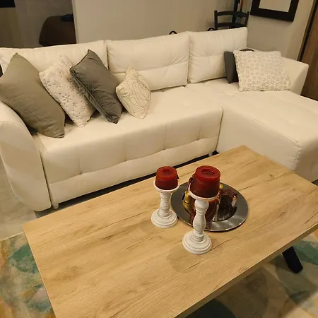 Apartment Home, Lovely, Private, Unique, Cozy 7 Minutes From Center, Super Fast Internet *