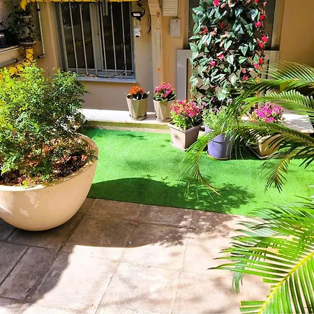 Home, Lovely, Private, Unique, Cozy 7 Minutes From Center, Super Fast Internet Apartment *